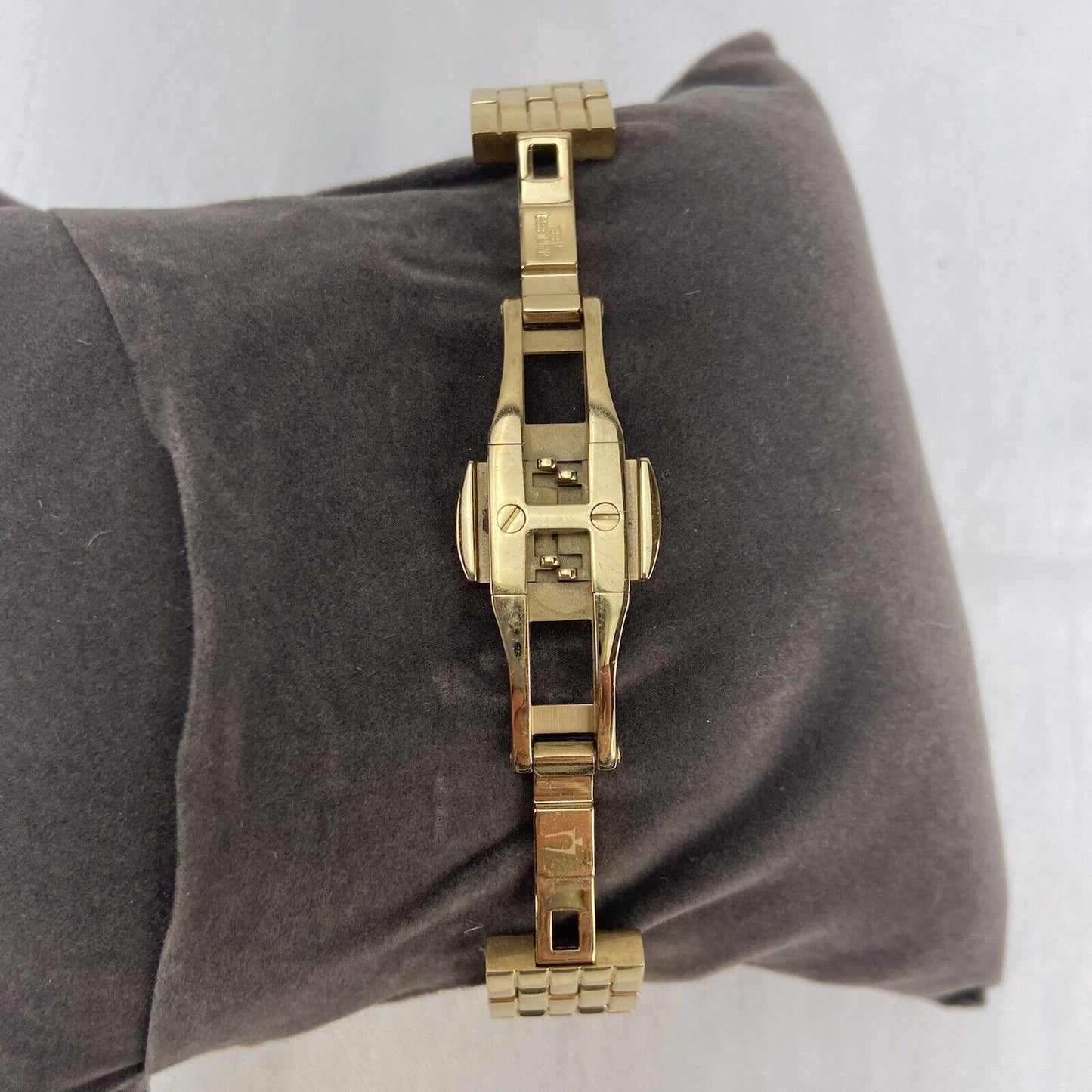 Bulova 98R289 Ladies Classic Diamond Quartz Watch Gold New In Box Working