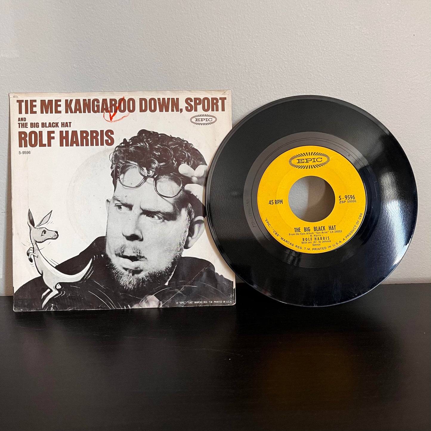 Rolf Harris "Tie Me Kangaroo Down, Sport"/"The Big Black Hat" 45 RPM 5-9596 Epic VG+