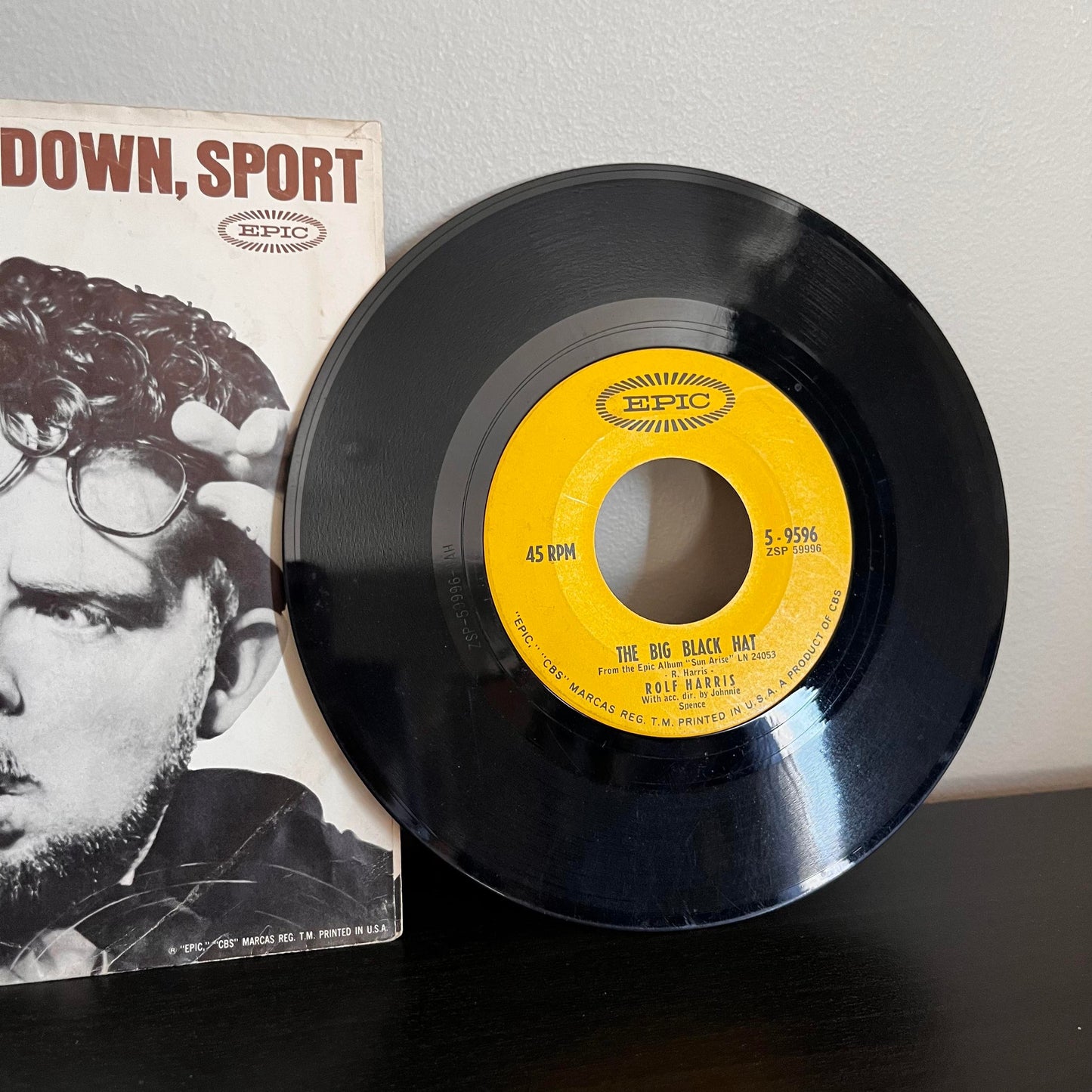 Rolf Harris "Tie Me Kangaroo Down, Sport"/"The Big Black Hat" 45 RPM 5-9596 Epic VG+
