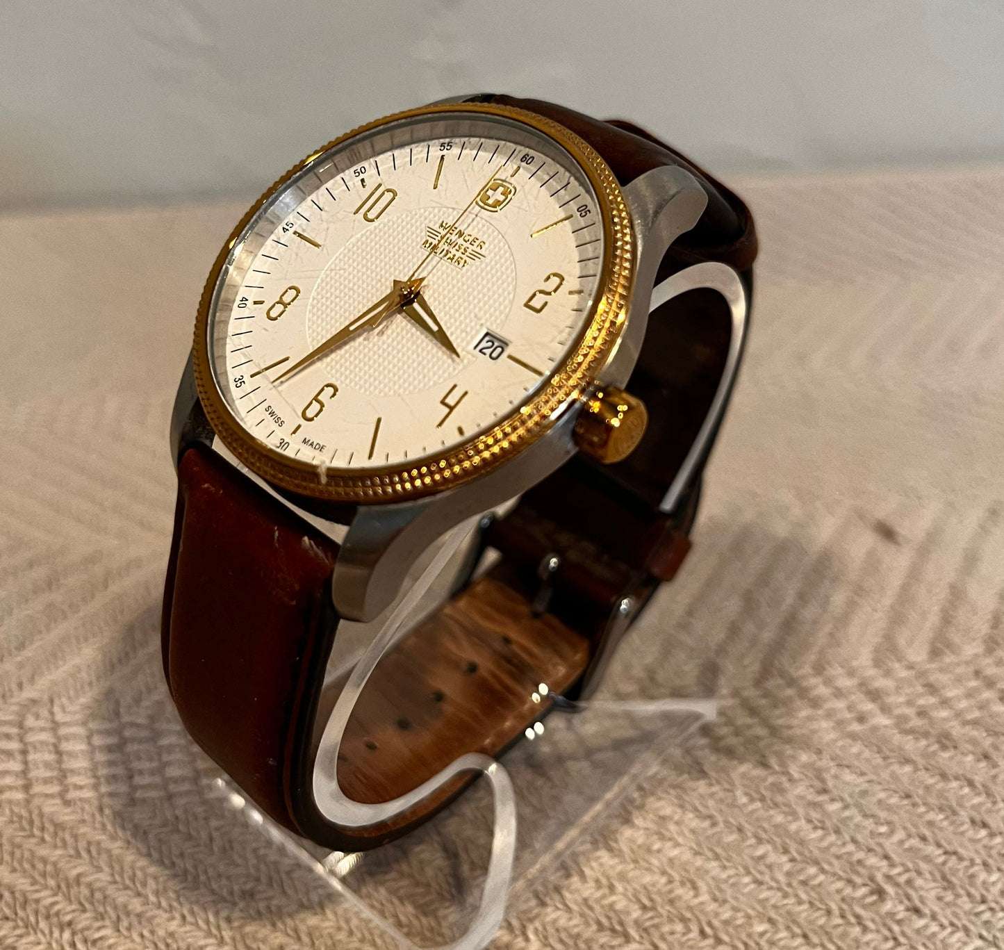 Wenger Swiss Military Telegraph White Dial Quartz Mens Watch 01.9041.215C Used No Box