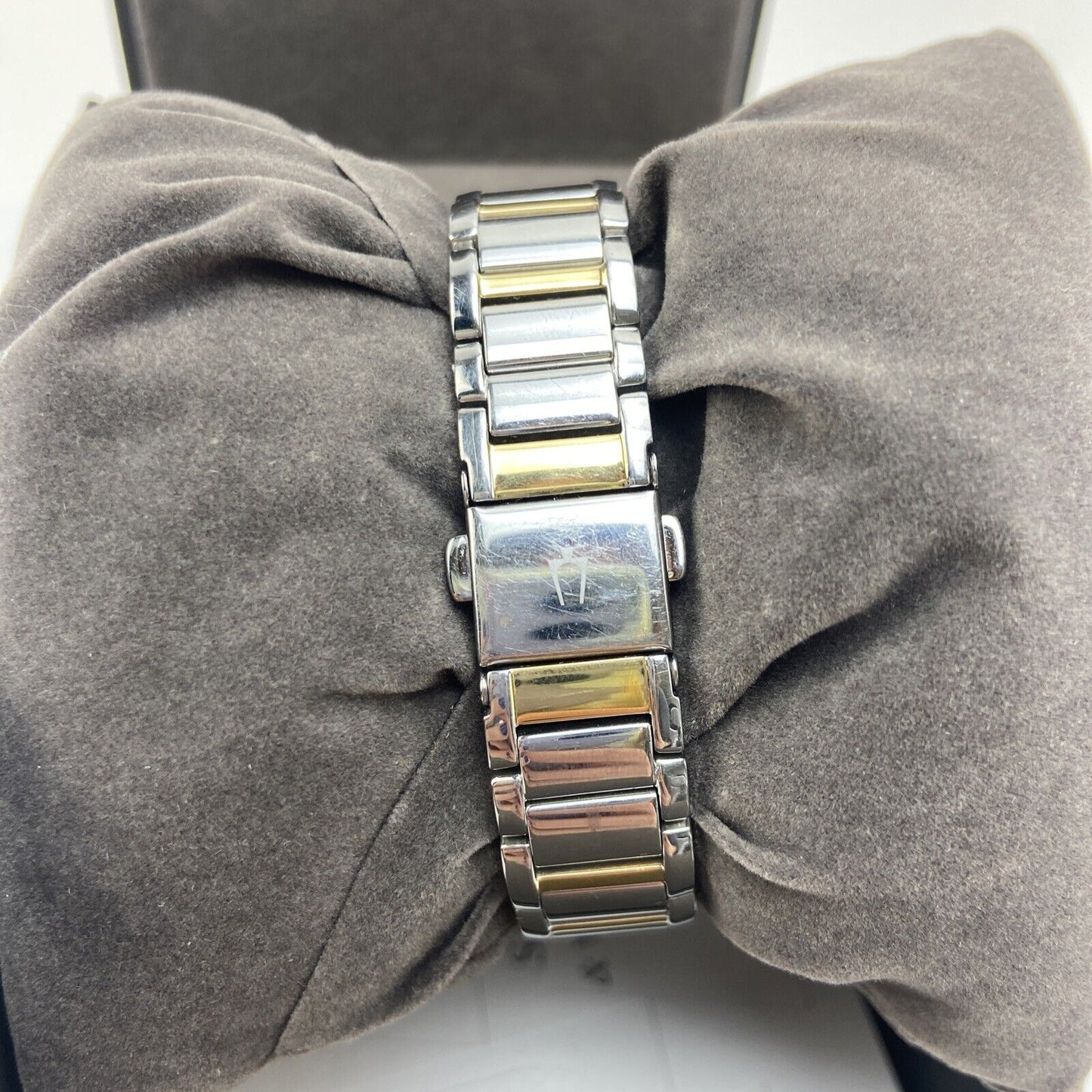 Bulova 98L248 Swarovski Crystal Mother of Pearl Dial Two Tone Watch Used Works