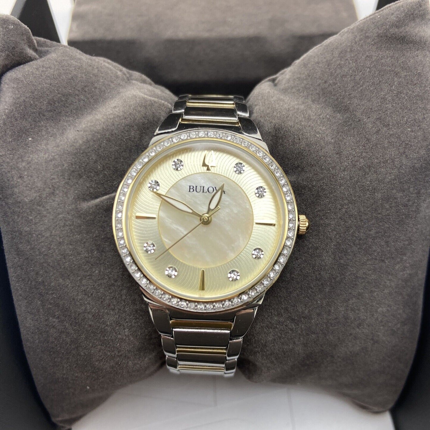 Bulova 98L248 Swarovski Crystal Mother of Pearl Dial Two Tone Watch Used Works