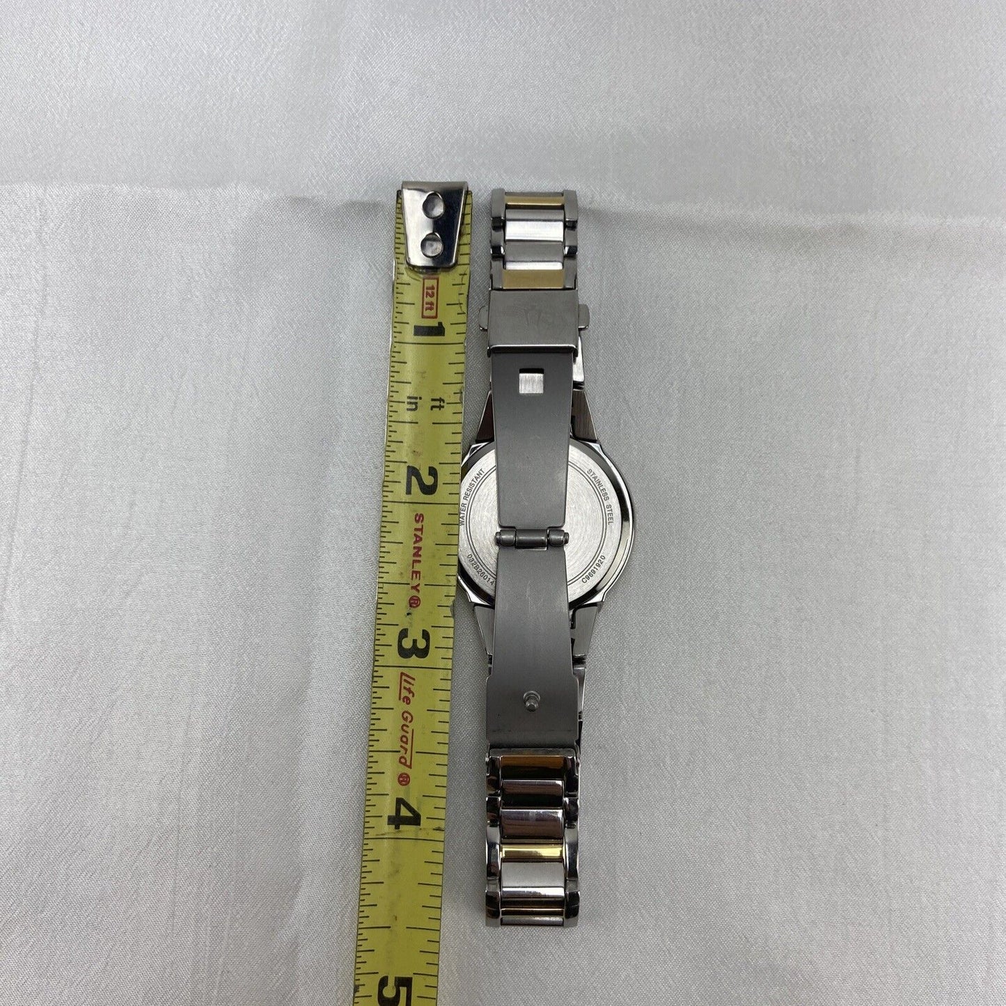 Bulova 98L248 Swarovski Crystal Mother of Pearl Dial Two Tone Watch Used Works