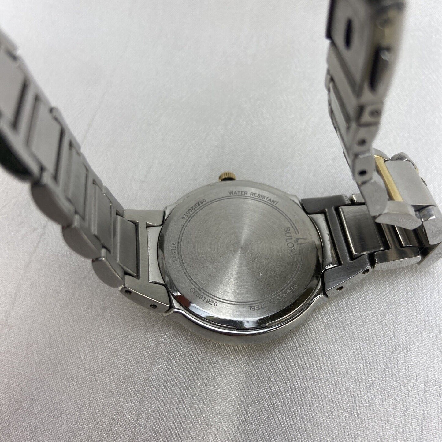 Bulova 98L248 Swarovski Crystal Mother of Pearl Dial Two Tone Watch Used Works