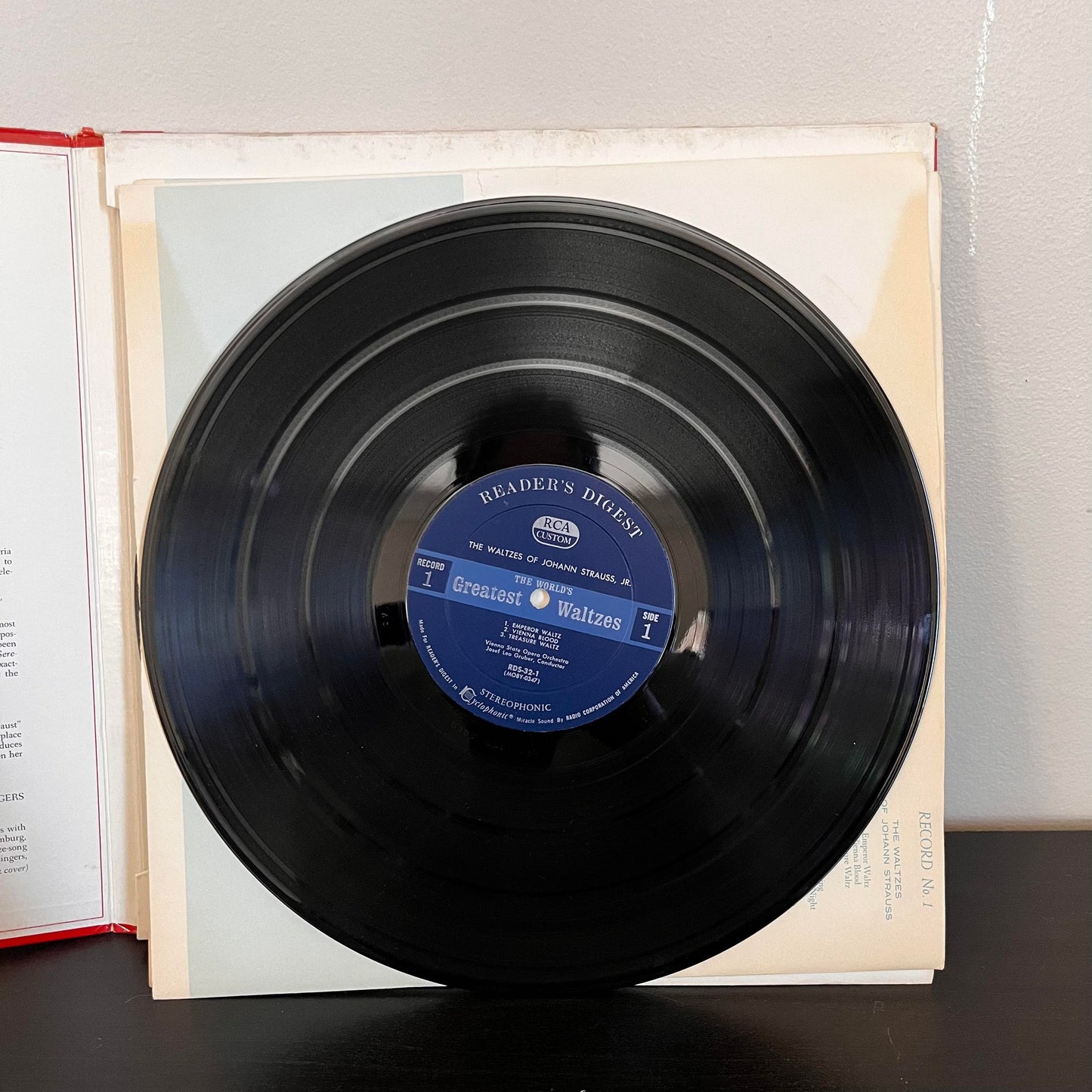 The World's Greatest Waltzes RD32-M Box Set
