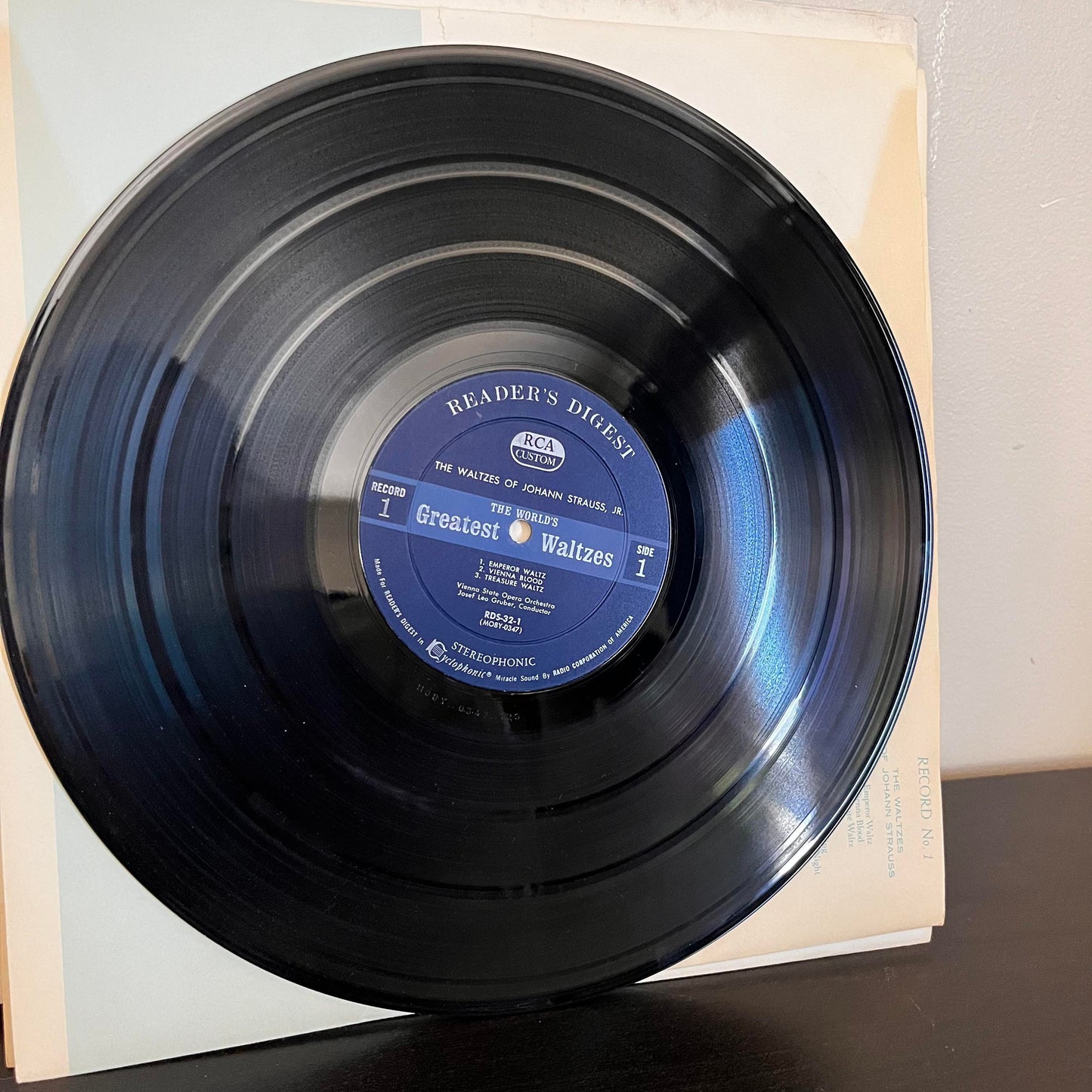 The World's Greatest Waltzes RD32-M Box Set