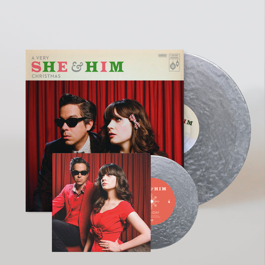 A Very She & Him Christmas (10th Anniv Deluxe Ed) (With Bonus 7" Silver vinyl Download Card)