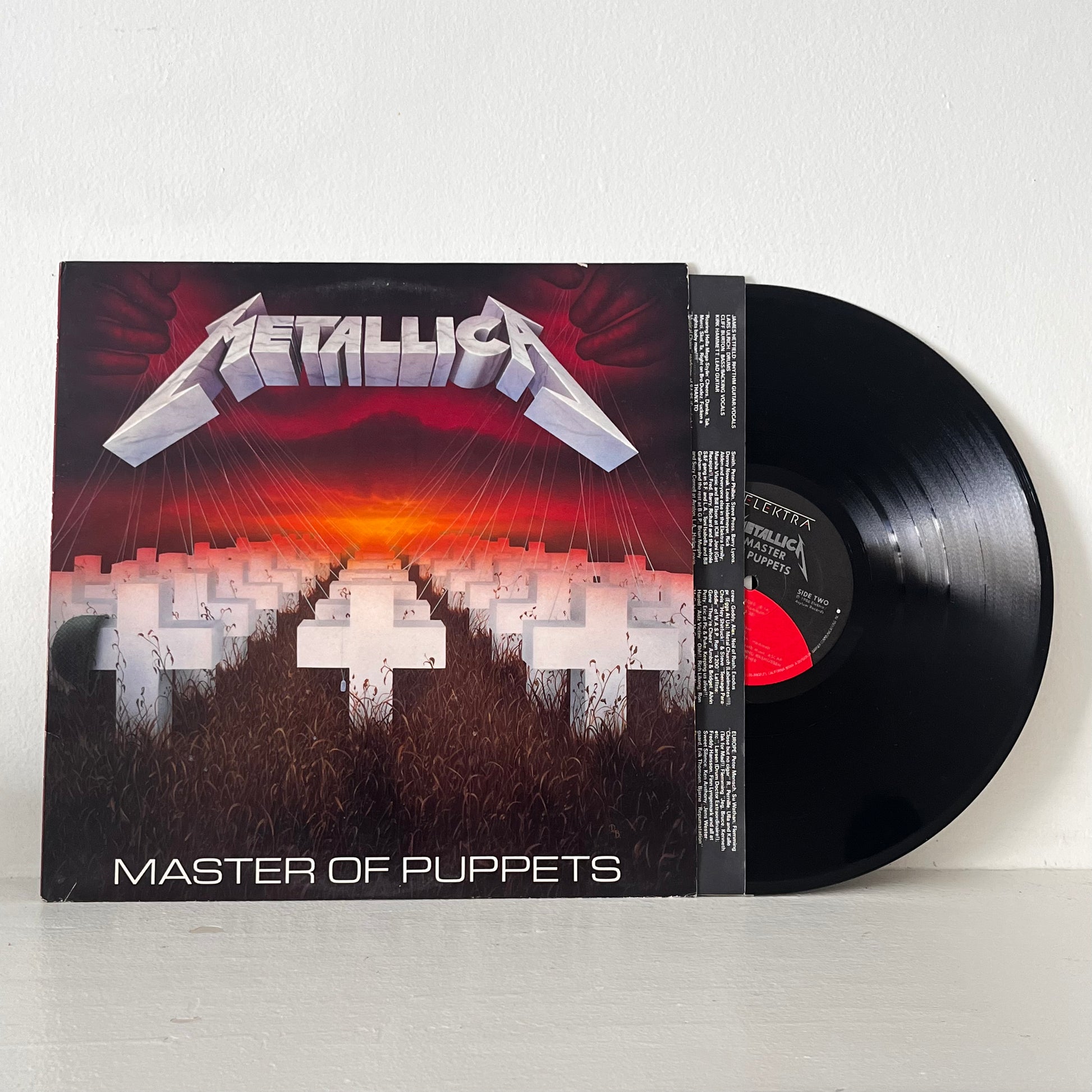 Metallica Master of Puppets Elektra 60439-1 With inner Lyric Metallica Master of Puppets Elektra 60439-1 With inner Lyric